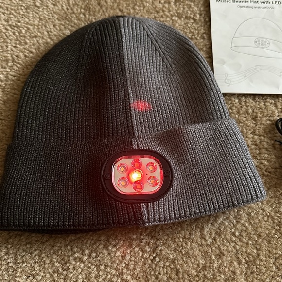 Beanie with headlamp and music - Picture 4 of 9